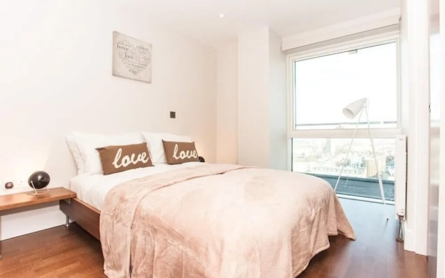 Still Life Aldgate Deluxe