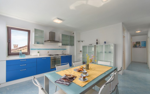 Spacious 3bdr Sea View Apartment Next to the Beach