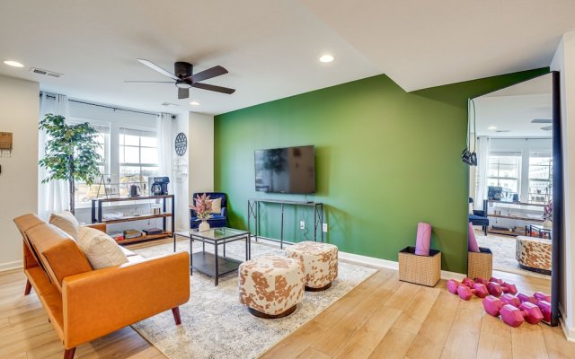 Charles Town Townhome: 9 Mi to Harpers Ferry