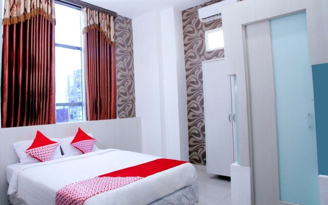 OYO 861 R Four Hotel