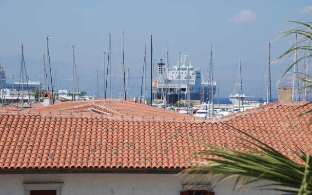 Cesme Marina Sahil Otel