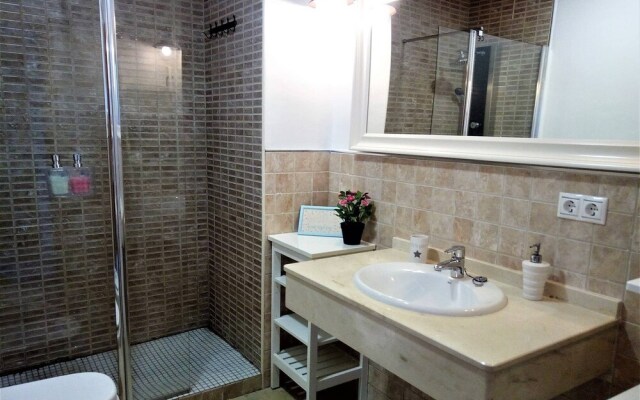 Elegant Accommodation In Old Helmet