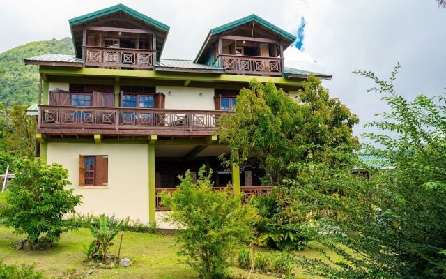 Roxy's Mountain Lodge