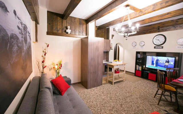 Spacious Apartment Next To Metro - Marousi