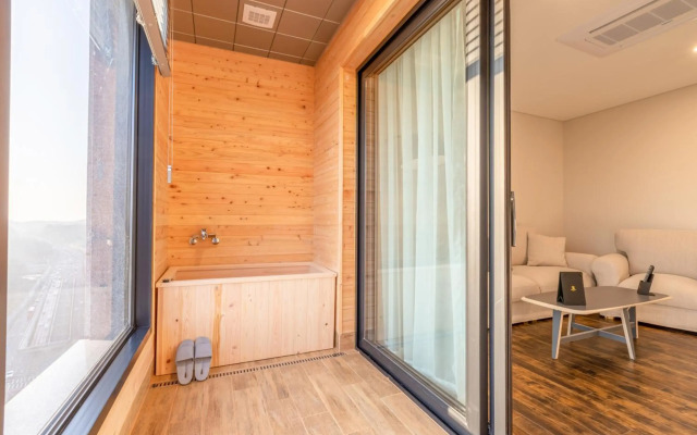 Urbanest Hotel
