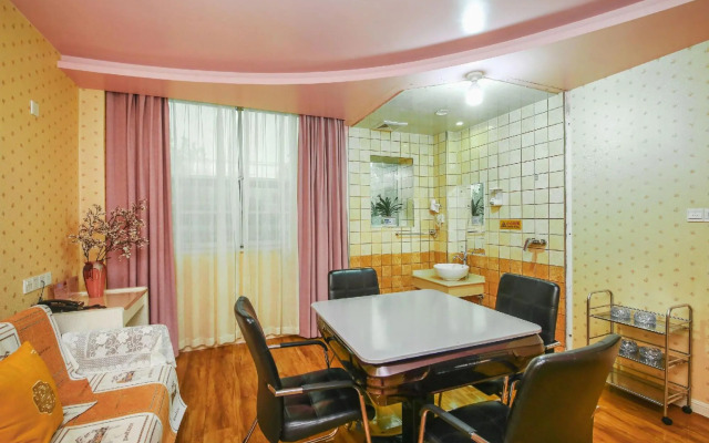 Renqiu Yueheng Business Express Hotel