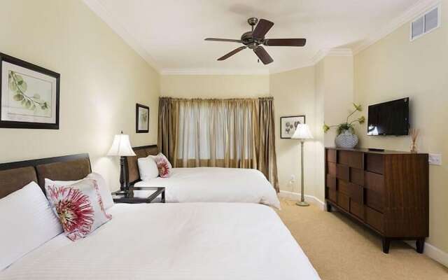 Condo Centre Court Living 3 Bedroom Reunion