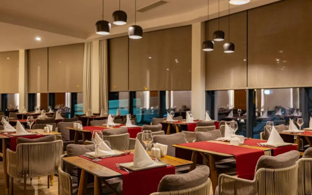 Side Moon Palace Hotel