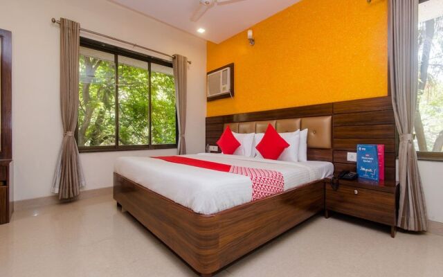 OYO 14376 Royal Park Residency