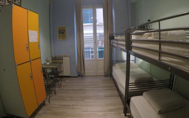 Victoria House Hostel