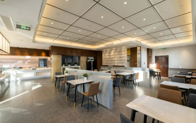 Nostalgia S Hotel (Beijing Fangshan University Town Guangyangcheng Metro Station)