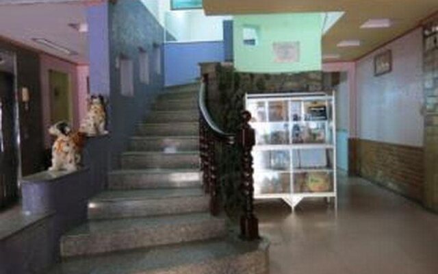 65 Hung Vuong Hotel