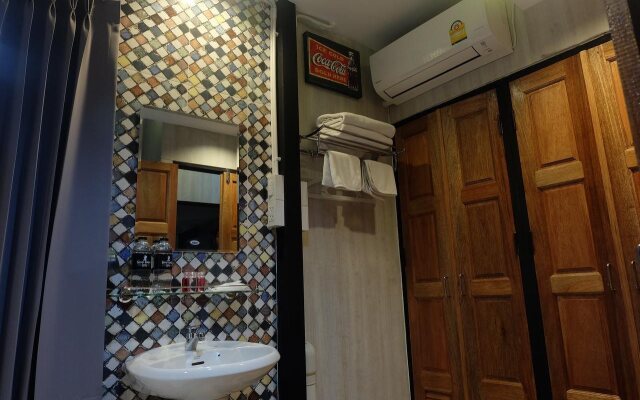 Sleep Walker Poshtel - Hostel