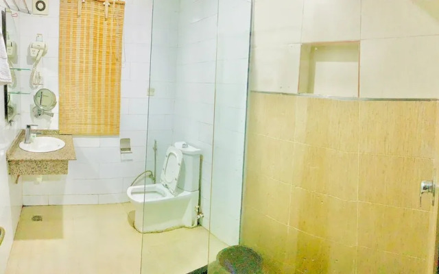 Oakspring Hotel & Luxury Suites