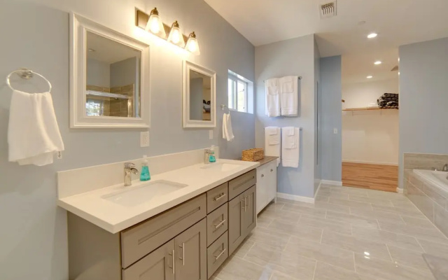 Clearlake Vacation Rental w/ Nearby Lake Access!