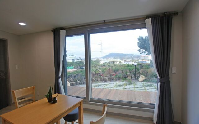 Sea and Star Pension