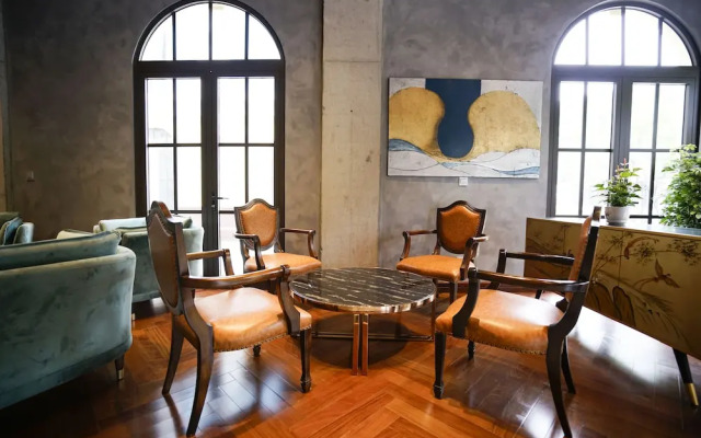 1925 Ha Long Hotel