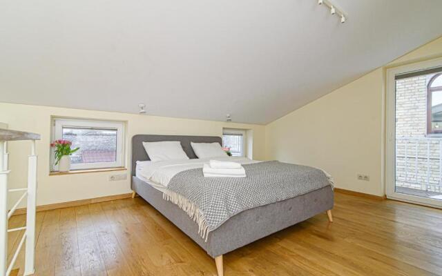 2 floors New town apartment by URBAN RENT