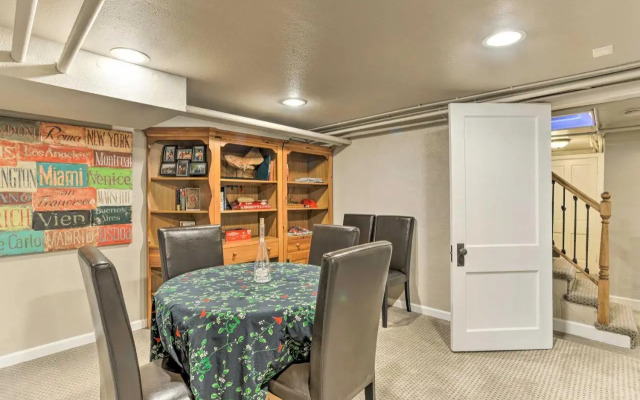 Yard & Grill: Centrally Located Denver Retreat!
