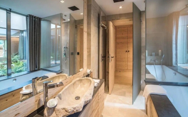 Superior Chalet With Views