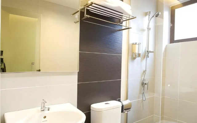 Lotus Hotel Masjid India