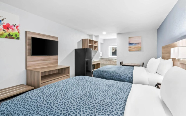 Travelodge by Wyndham New Orleans West Harvey Hotel