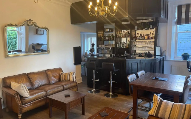 Canterbury Hotel