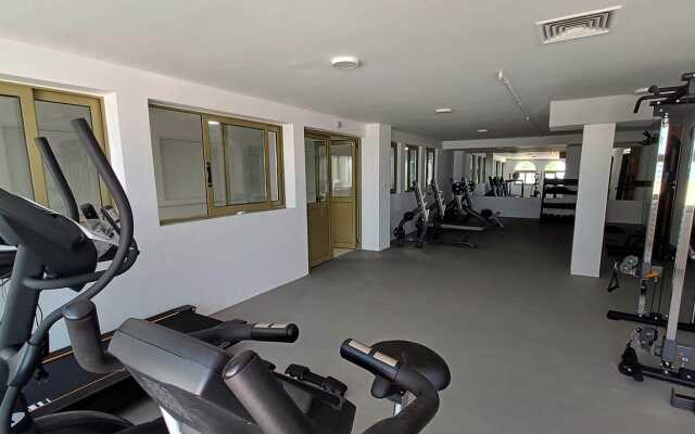 Ninos Grand Beach Hotel & Resort