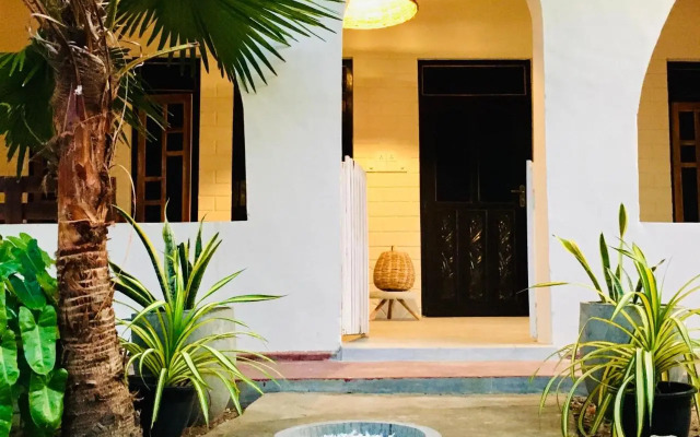 Little Lagoon Hostel