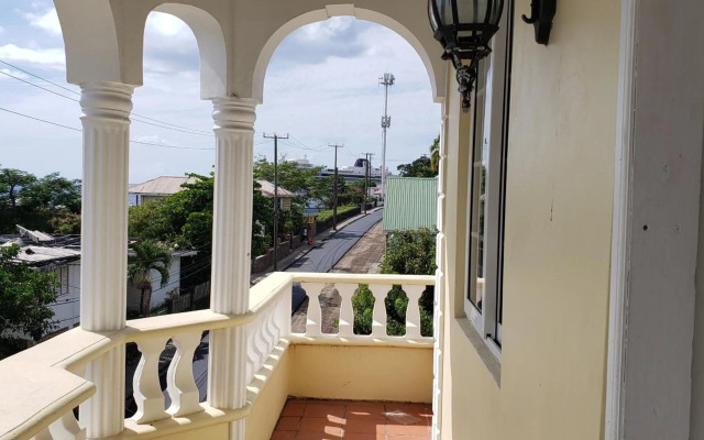 Unit 5/6 Private Apartment - Roseau