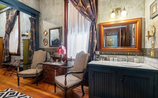 The Peerless Hotel by WanderLodges