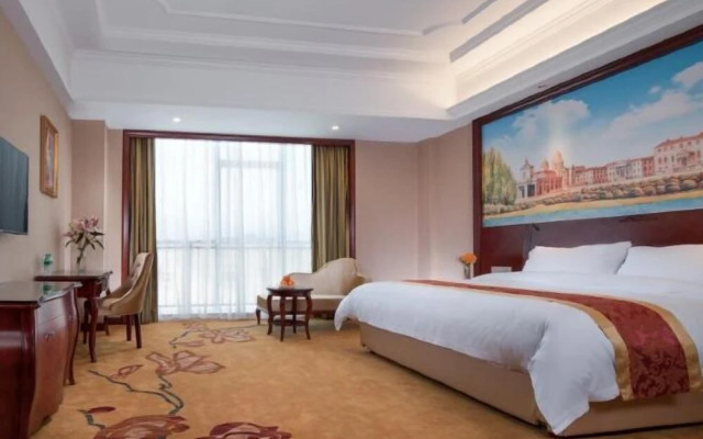 Vienna International Hotel (Shenzhen Cooperation Zone)