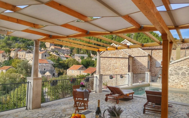 Rustic luxury villa Fulmin