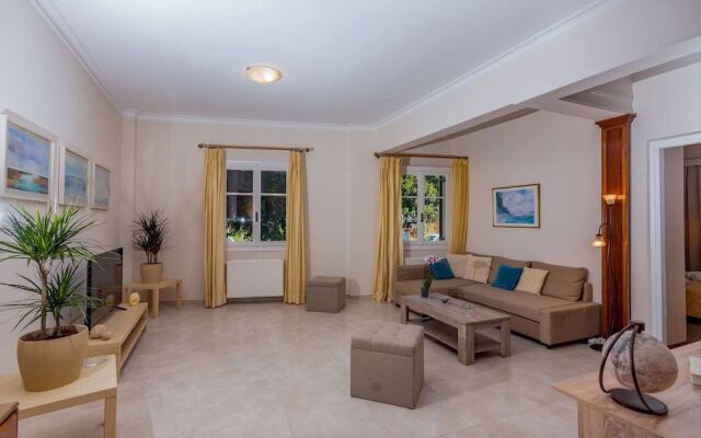 Katerina Residence Beachfront Plaz Eot