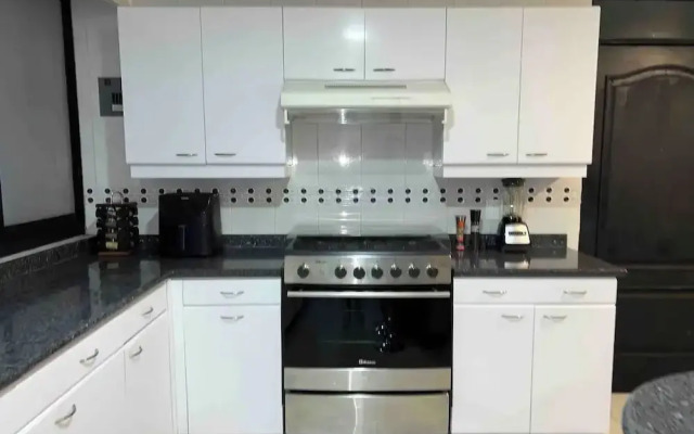 Posh Polanco Apts with Tv and Desk