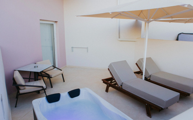 Sovereign Beach Hotel