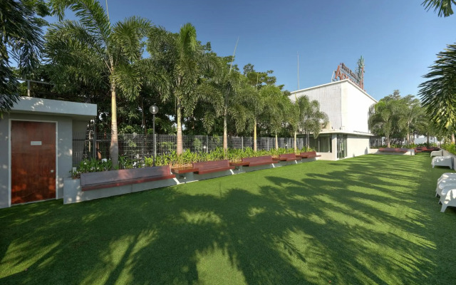 Acappella Suite Hotel