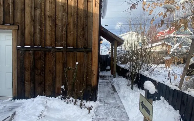 Downtown Whitehorse - Treehouse