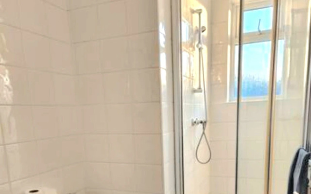 Ashford Cozy Apartment in Town Centre
