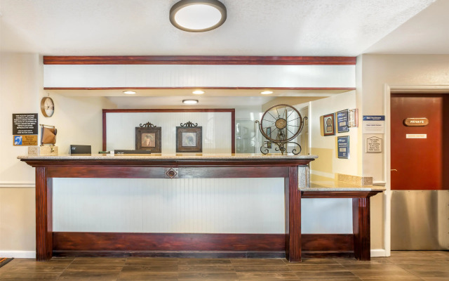 Best Western Luxury Inn