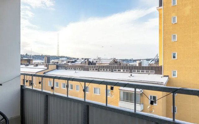 Central Studio Apartment with Balcony