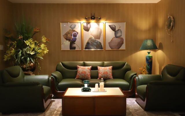 Lanura Apartments and Hotel