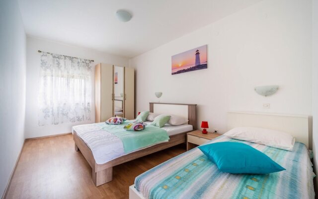 Stunning Home in Krnica With Wifi and 2 Bedrooms