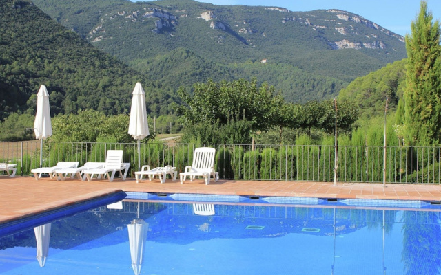 Cozy Mansion in Albanyà With Sauna and Pool