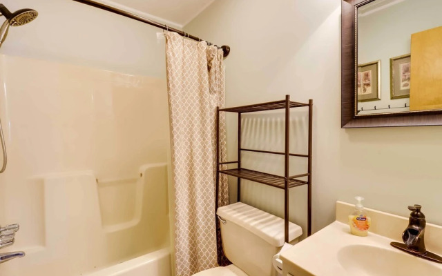 Spacious Pocono Lake House Near Skiing & Swimming!