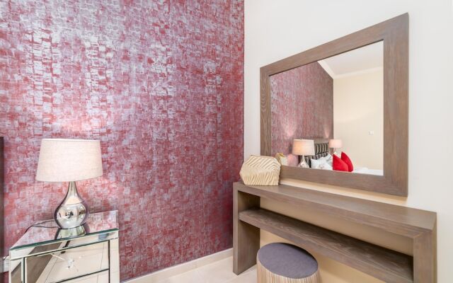 Vacation bay Burj Al Noujum Tower