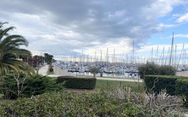 AS20085 - Studio spacieux avec piscine et parking commun