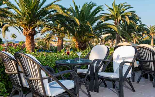 Anissa Beach & Village Resort