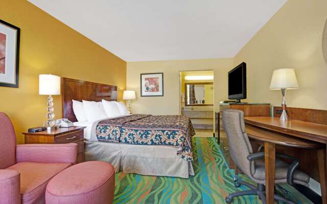 Days Inn by Wyndham Norfolk Military Circle