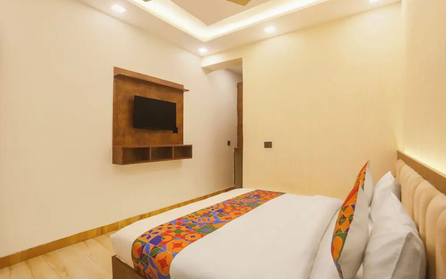 Fabhotel Sugar Inn